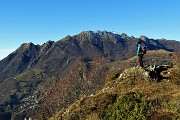 20 Da un cocuzzolo panoramico vista  verso il Resegone
